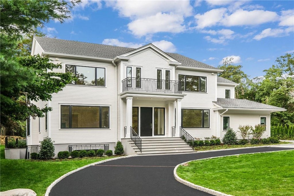 1 of 1 - 33 Brookby Road, Scarsdale, NY