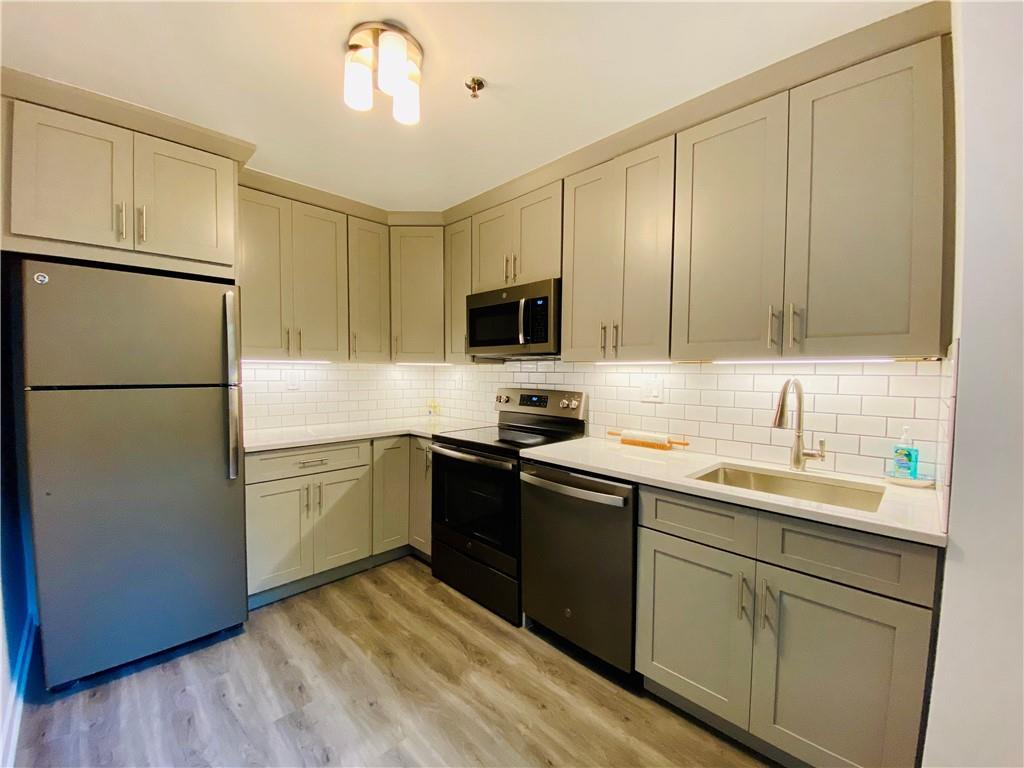 1 of 1 - 100 Clarewood Drive # 2a, Hastings-on-Hudson, NY