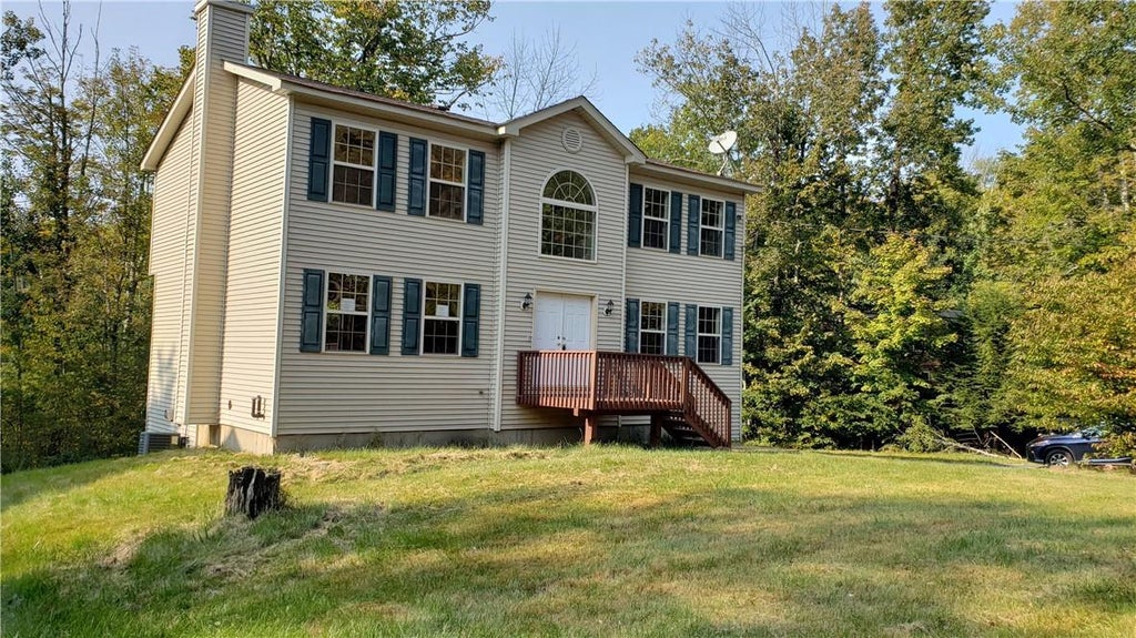 1 of 1 - 6 Berne Court, Woodridge, NY