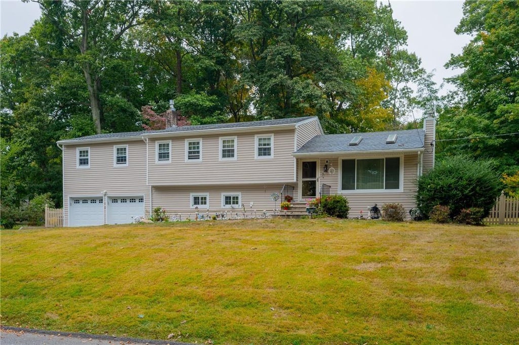 1 of 1 - 13 Stoneham Lane, New City, NY