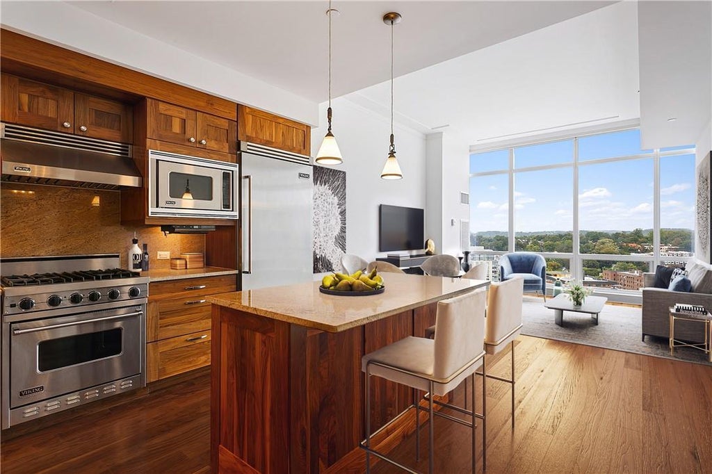 1 of 1 - 5 Renaissance Square # 18c, White Plains, NY