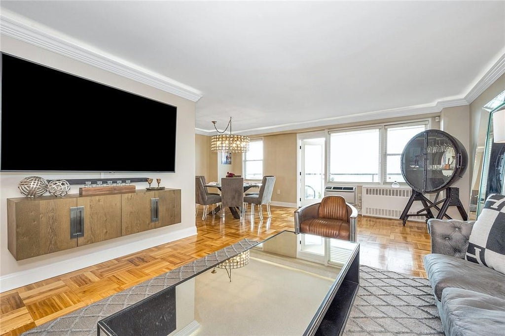 1 of 1 - 1841 Central Park Avenue # 16b, Yonkers, NY