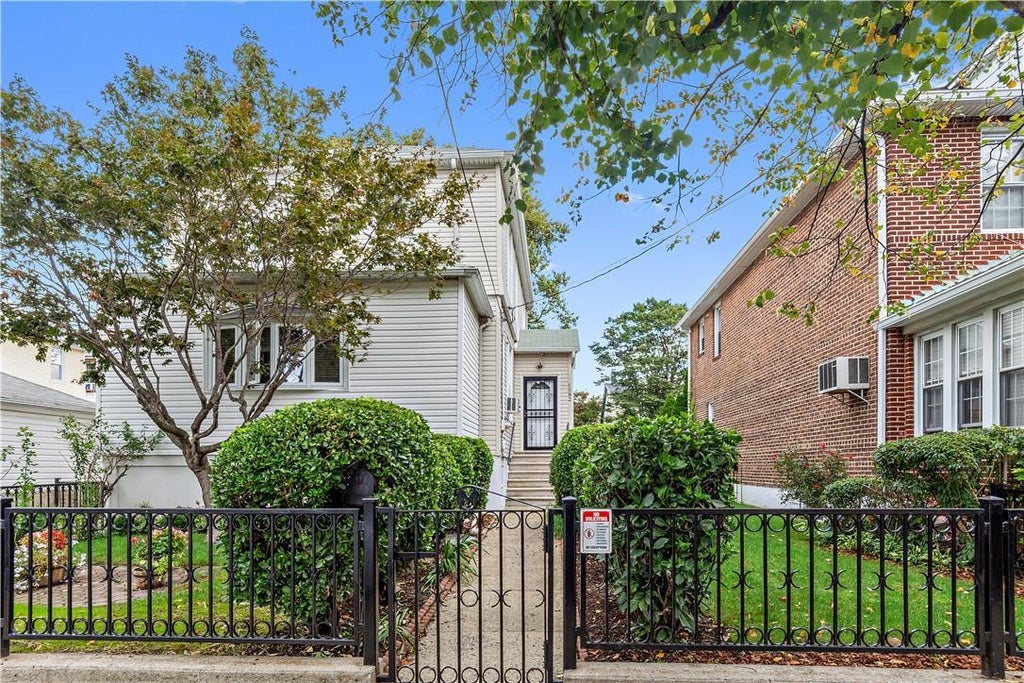 1 of 1 - 1582 Lurting Avenue, Bronx, NY