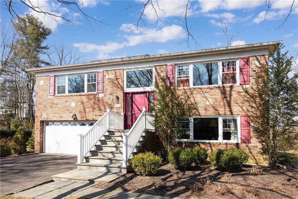 1 of 1 - 125 Mercer Avenue, Hartsdale, NY