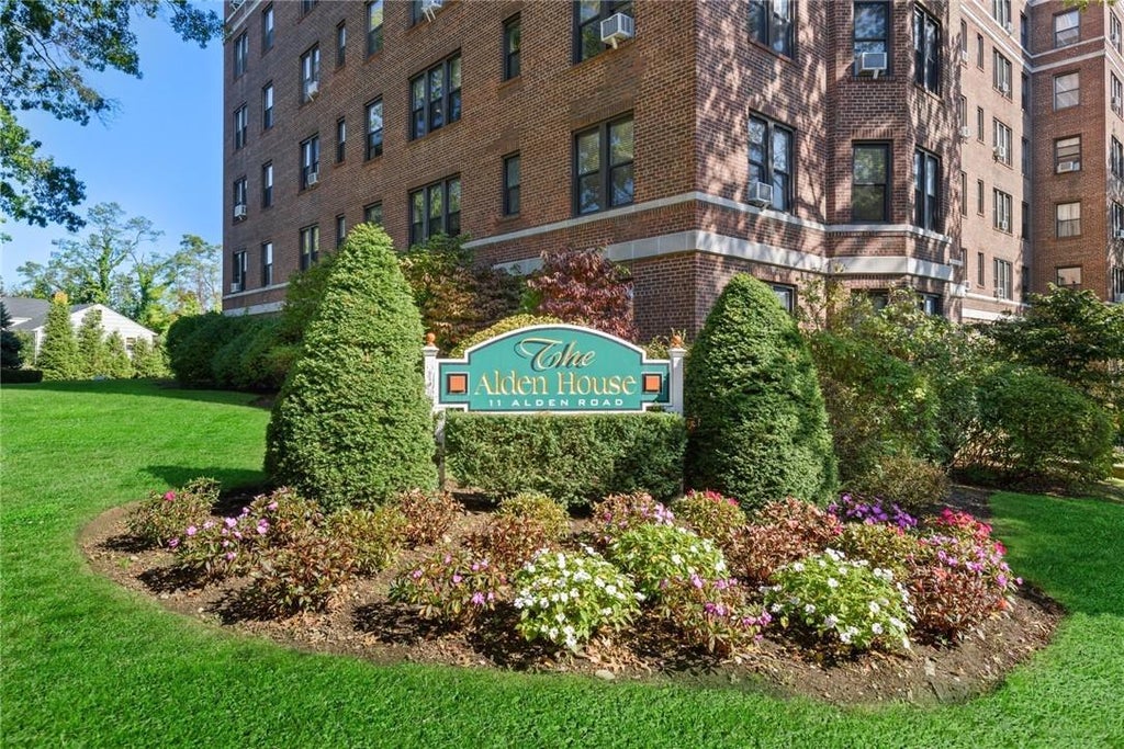 1 of 1 - 11 Alden Road 3h, Larchmont, NY