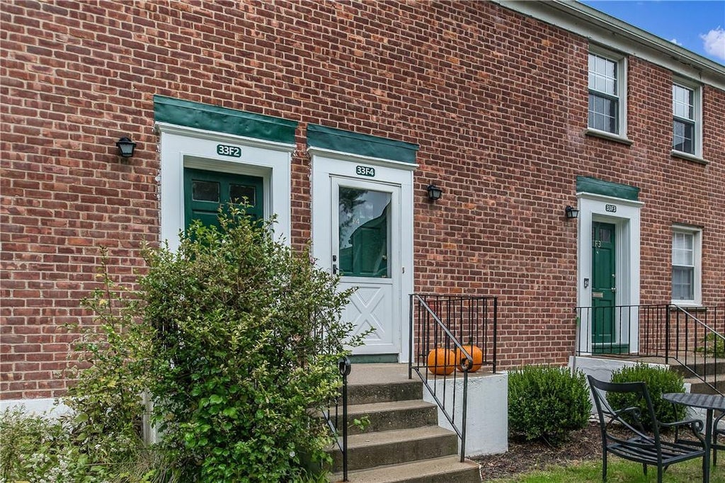 1 of 1 - 33 Fieldstone Drive # F4, Hartsdale, NY