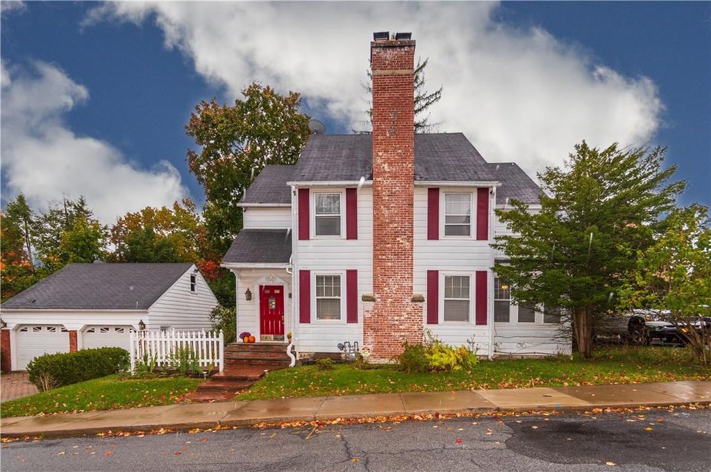 1 of 1 - 19 Linden Place, Middletown, NY