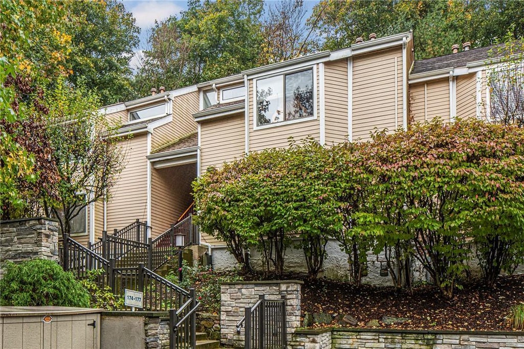1 of 1 - 176 Birchwood Close, Chappaqua, NY