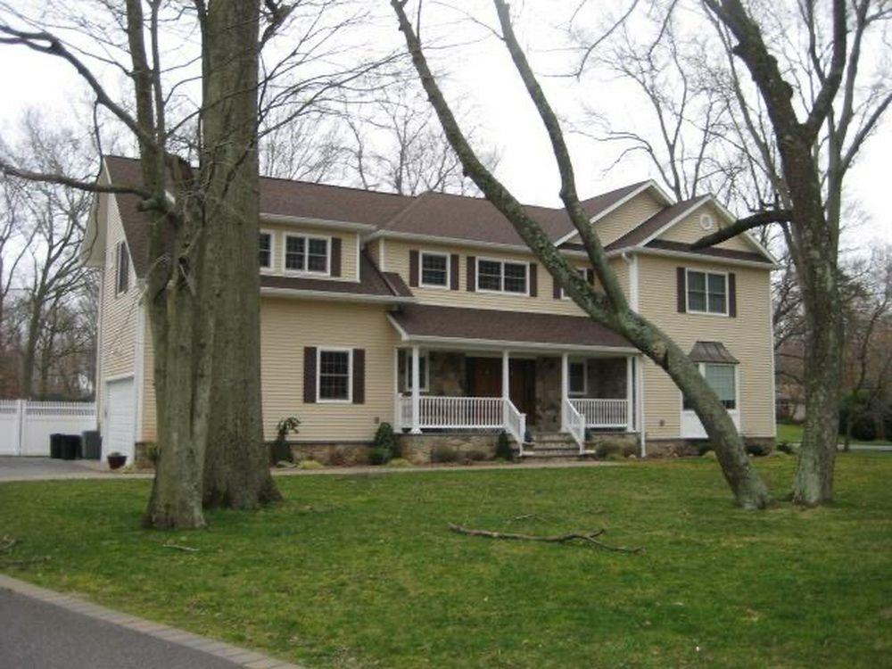 1 of 1 - 1 Pine Drive, Woodbury, NY