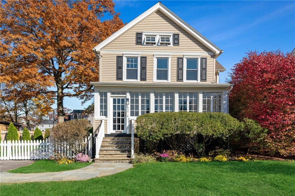 1 of 1 - 411 Melbourne Avenue, Mamaroneck, NY