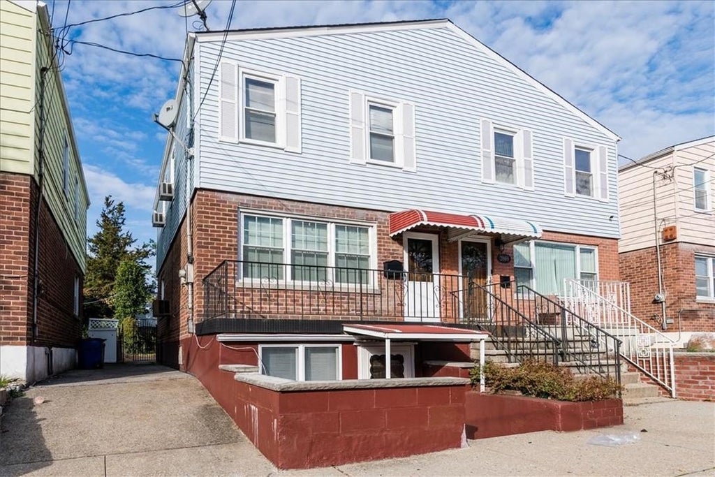 1 of 1 - 2867 Schley Avenue, Bronx, NY