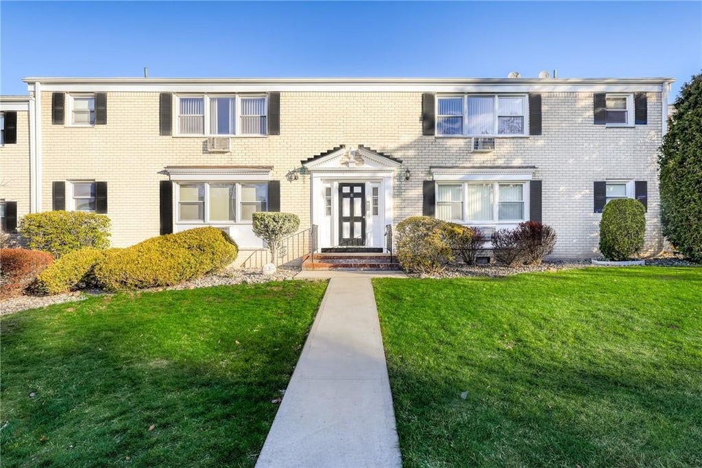 1 of 1 - 4 Lenox Court # 708, Suffern, NY