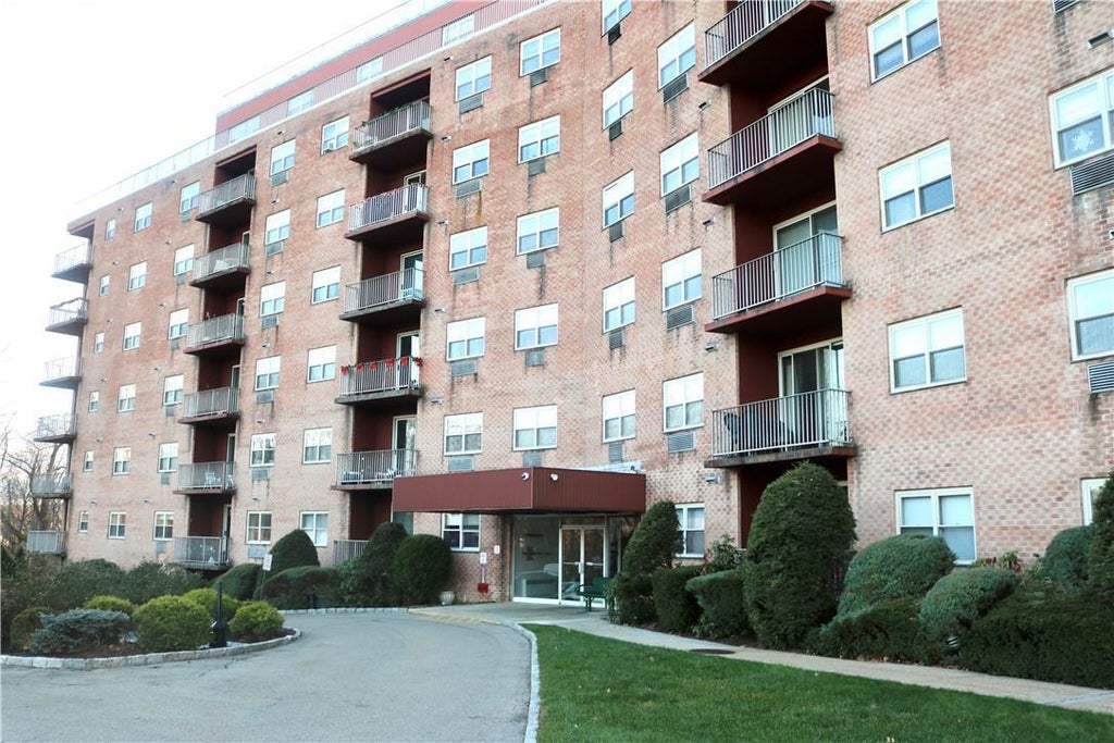 1 of 1 - 1 Lakeview Drive # 4a, Peekskill, NY