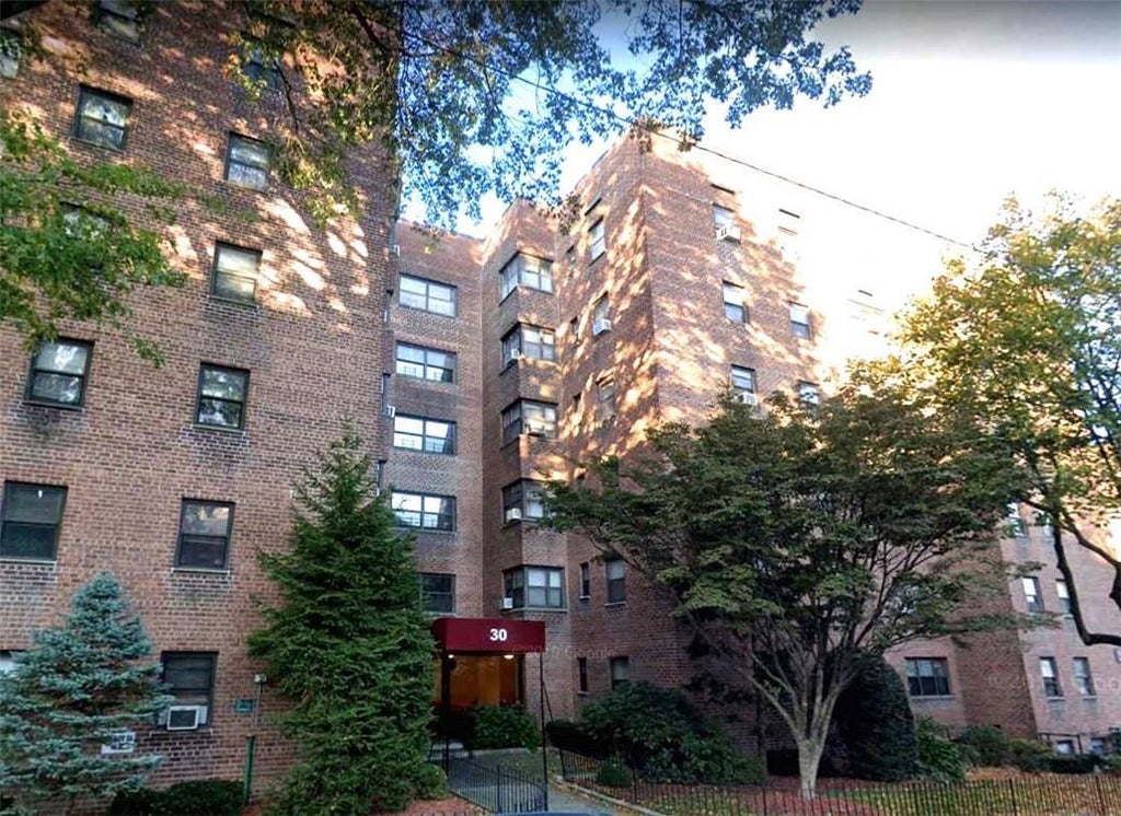 1 of 1 - 30 Fleetwood Avenue # 4j, Mount Vernon, NY