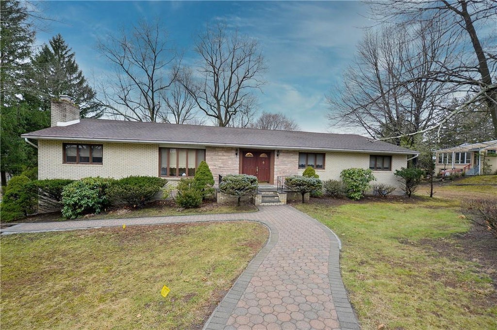 1 of 1 - 15 Hilltop Place, Monsey, NY