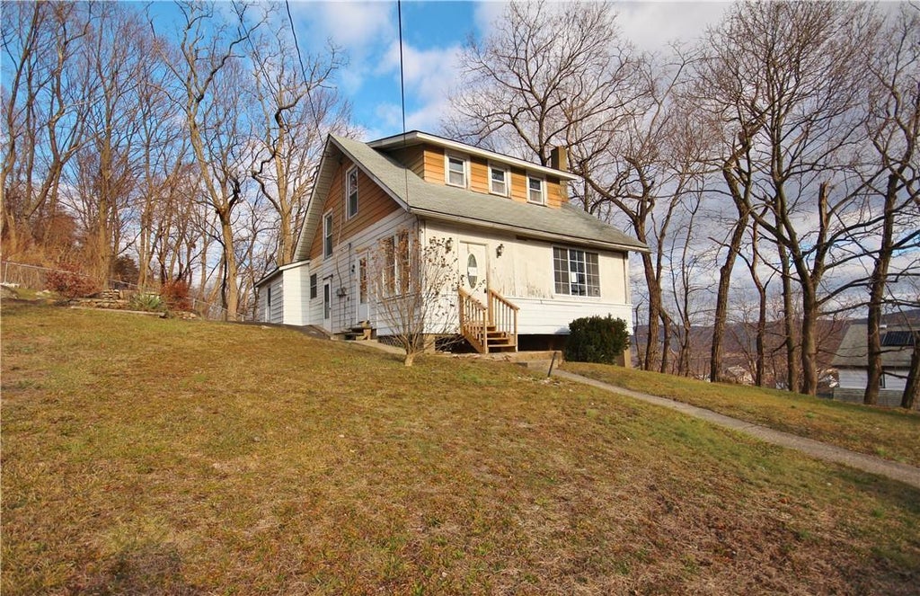 1 of 1 - 16 Hillside Avenue, Highland Falls, NY