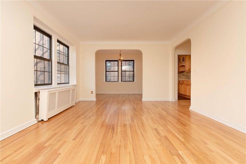 1 of 1 - 196 Garth Road 2f, Scarsdale, NY