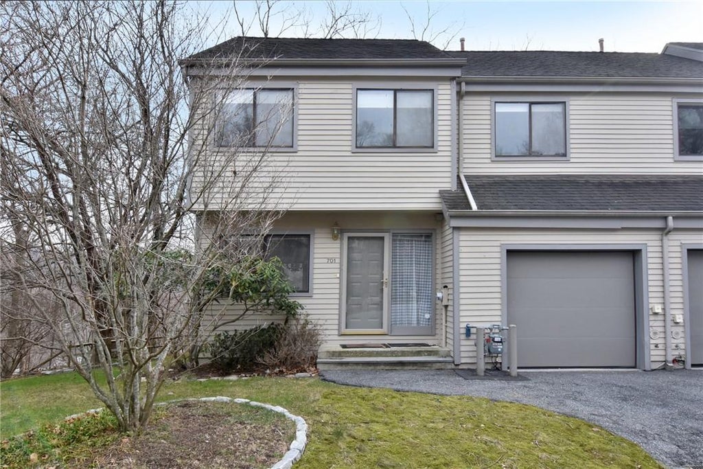 1 of 1 - 701 Hunters Run, Dobbs Ferry, NY