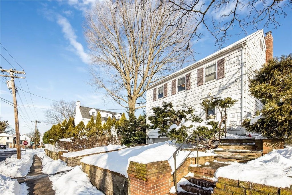 1 of 1 - 612 Timpson St., Pelham, NY