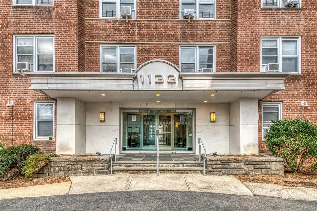 1 of 1 - 1133 Midland Avenue # 6c1, Bronxville, NY