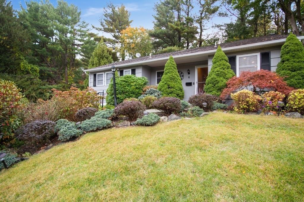 1 of 1 - 6 Hazelton Circle, Briarcliff Manor, NY