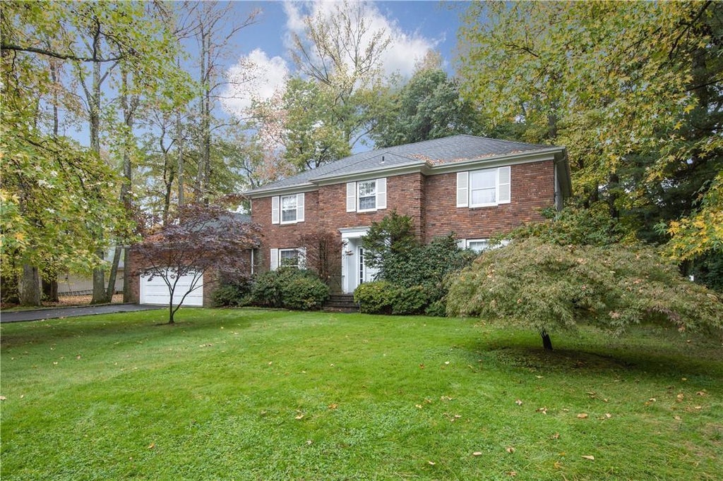 1 of 1 - 29 Carriage House Lane, Mamaroneck, NY