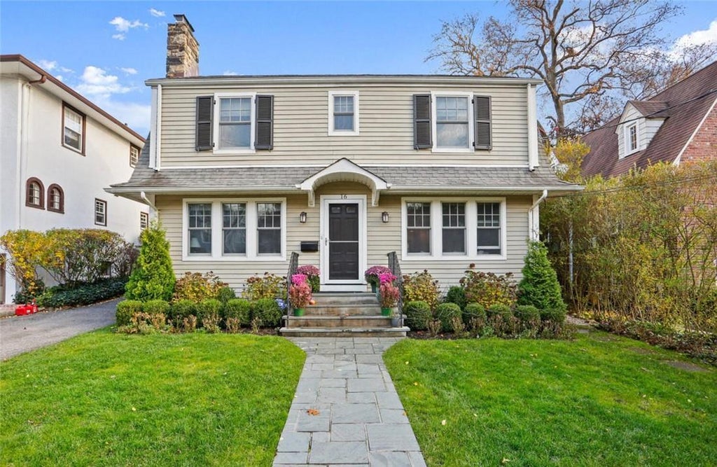 1 of 1 - 16 Kenmare Road, Larchmont, NY