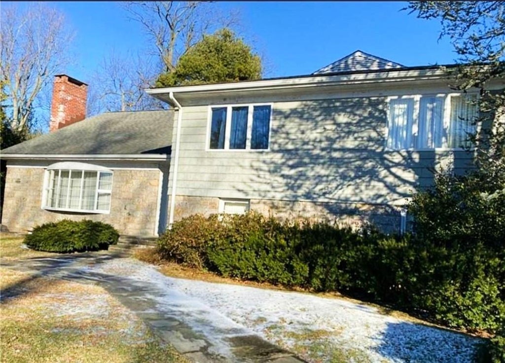 1 of 1 - 10 Innisfree Place, Eastchester, NY