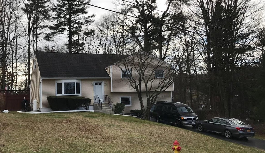 1 of 1 - 814 Terrace Place, Cortlandt Manor, NY