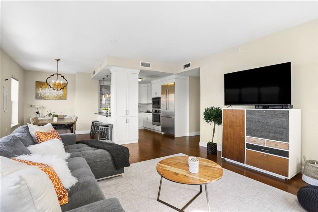 1 of 1 - 10 Byron Place # 301, Larchmont, NY