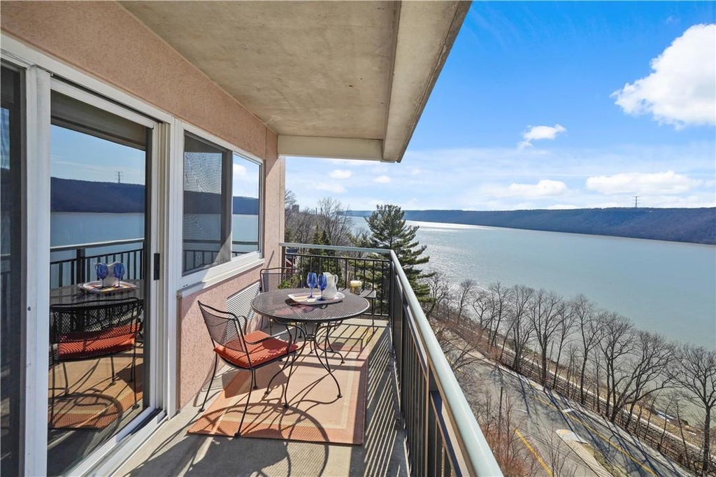 1 of 1 - 1020 Warburton Avenue # 11a, Yonkers, NY