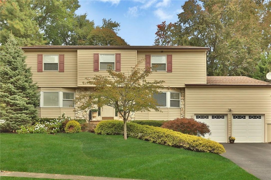 1 of 1 - 23 Pelham Avenue, Nanuet, NY