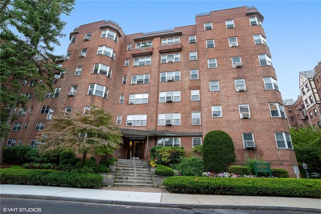 1 of 1 - 235 Garth Road A2a, Scarsdale, NY
