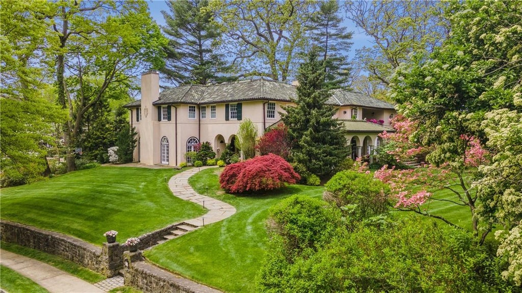 1 of 1 - 1 Hillcrest Drive, Pelham, NY