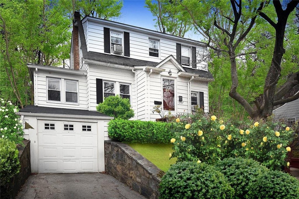 1 of 1 - 31 Clinton Avenue, Hastings-on-Hudson, NY