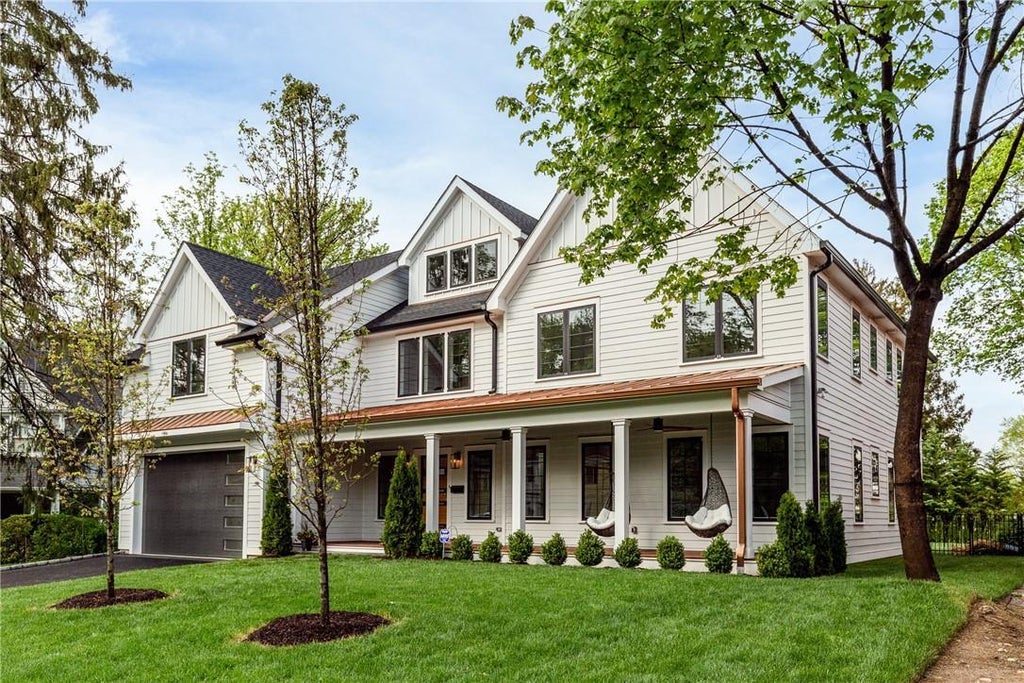 1 of 1 - 1002 Edgewood Avenue, Pelham, NY