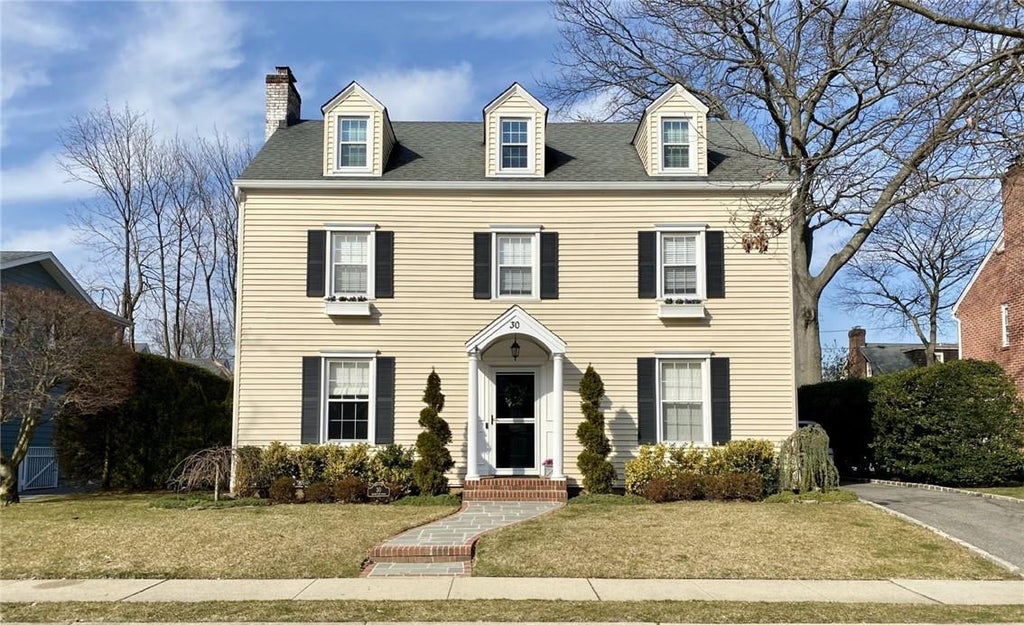 1 of 1 - 30 Brompton Road, Garden City, NY