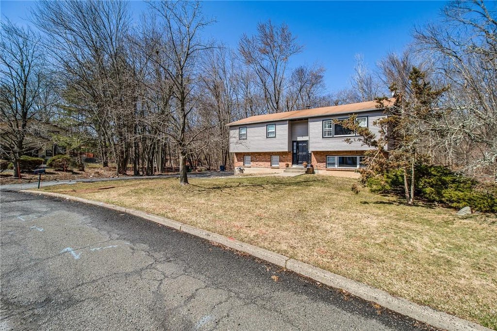 1 of 1 - 10 Ashlawn Court, Spring Valley, NY