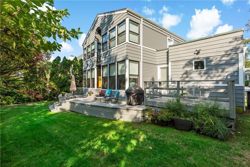 1 of 1 - 31 Manor Lane, Larchmont, NY