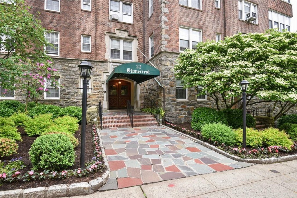 1 of 1 - 21 Chatsworth Avenue # 2d, Larchmont, NY