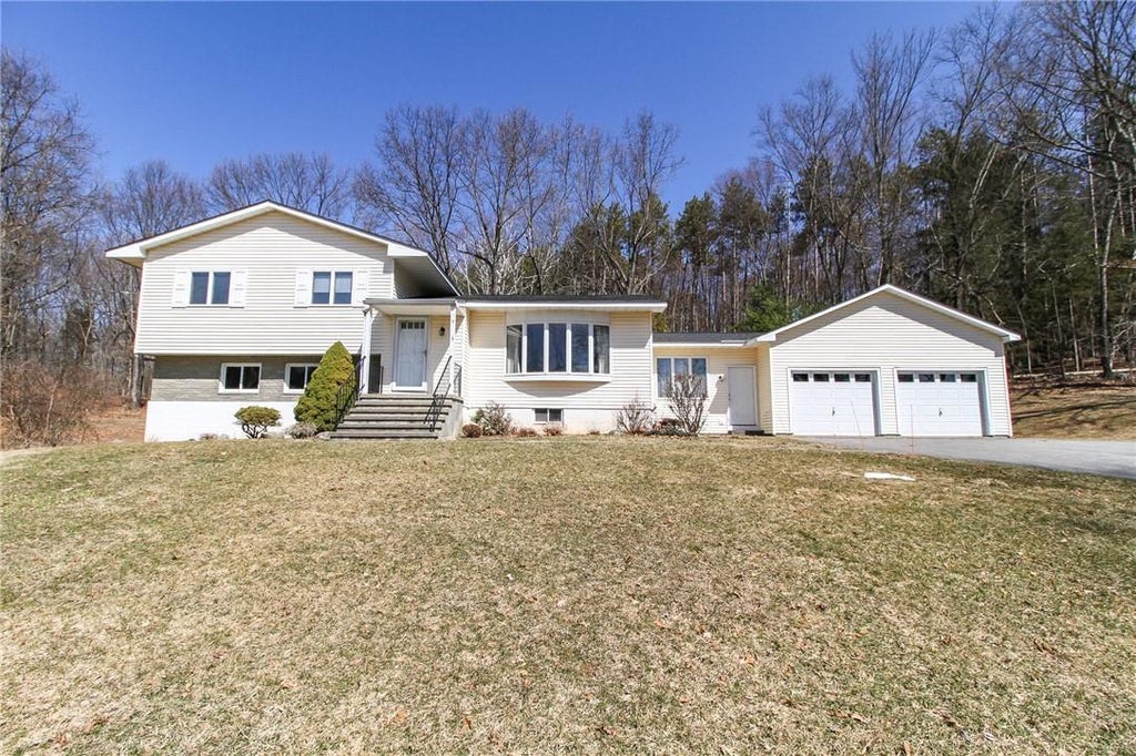 1 of 1 - 27 Dogwood Trail, La Grange Ville, NY