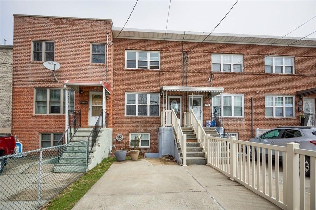 1 of 1 - 284 Swinton Avenue, Bronx, NY