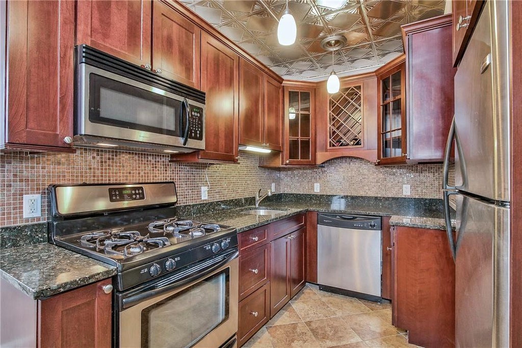 1 of 1 - 10 Bryant Crescent # 1n, White Plains, NY