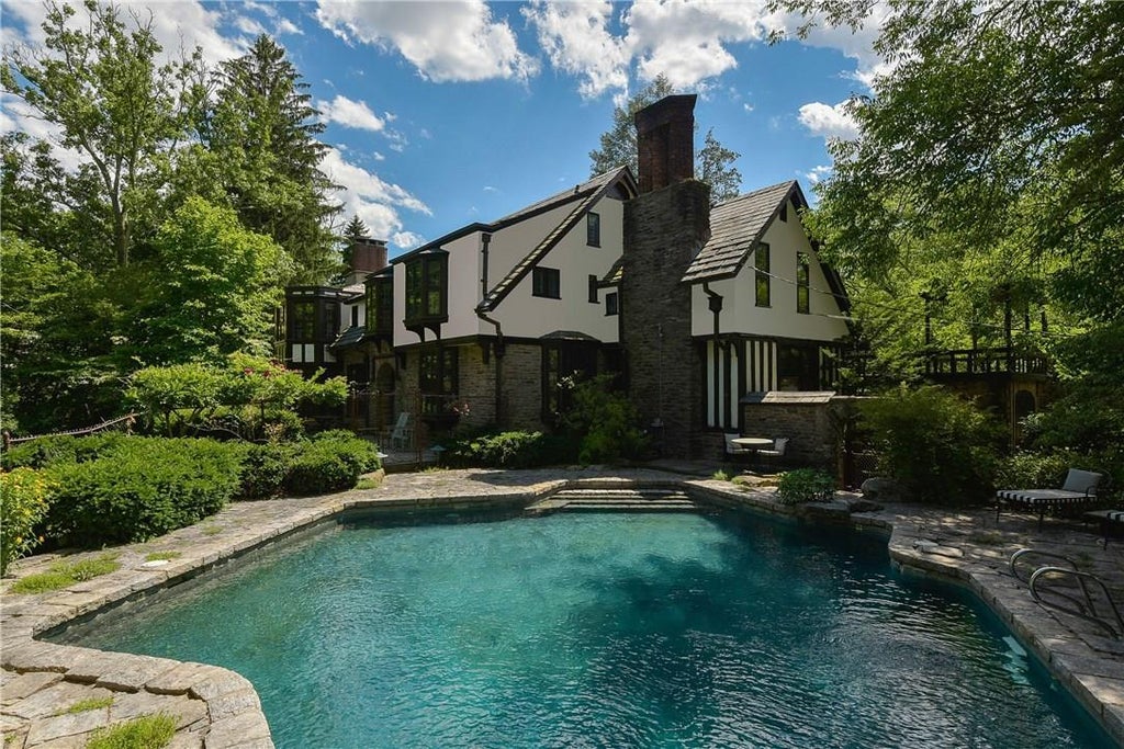 1 of 1 - 1 Byworth Road, New Rochelle, NY