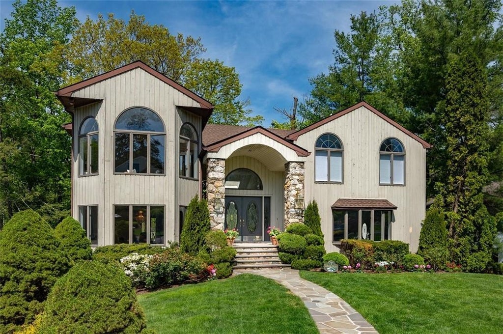 1 of 1 - 7 Deer Run, Rye Brook, NY