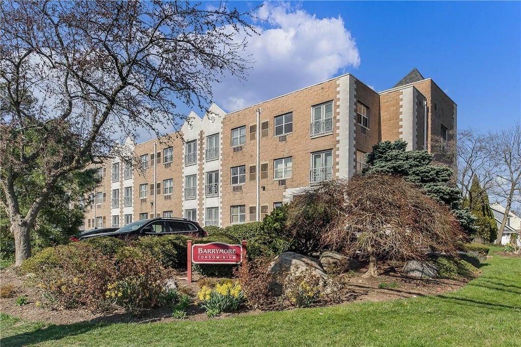 1 of 1 - 501 Barry Avenue # 3a, Mamaroneck, NY