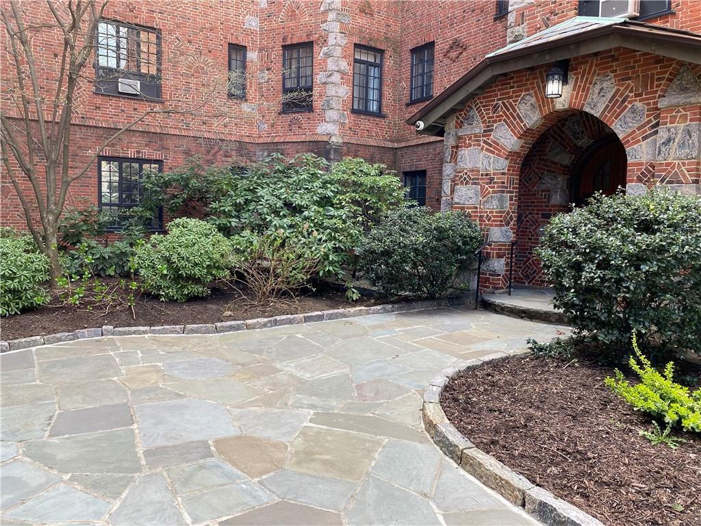 1 of 1 - 45 Pondfield Road 6h, Bronxville, NY