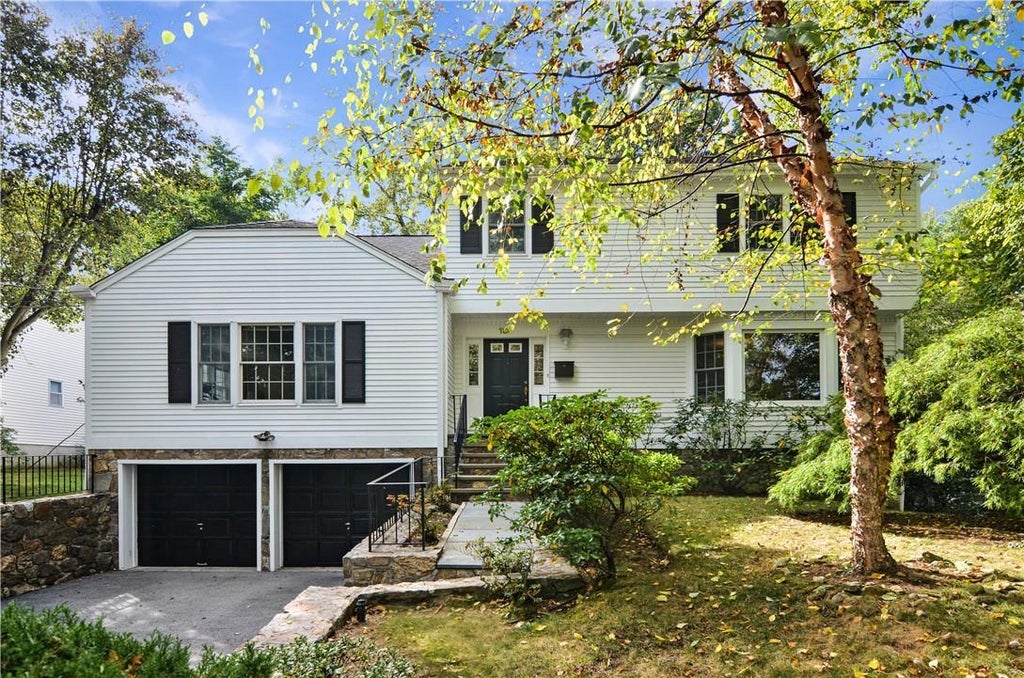 1 of 1 - 10 Reynal Crossing, Scarsdale, NY