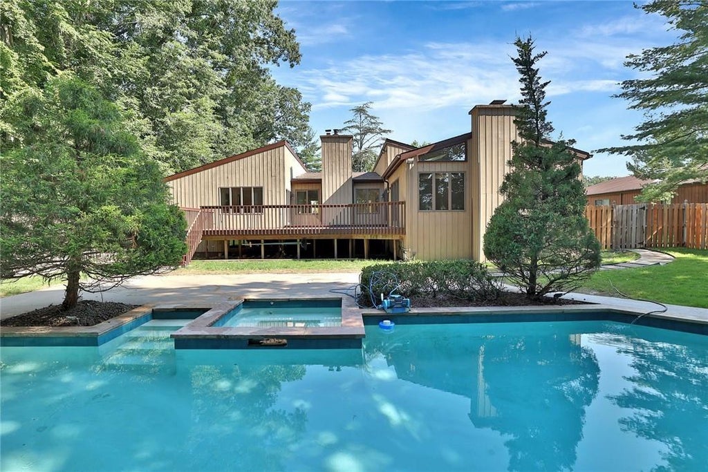 1 of 1 - 24 Doral Court, New City, NY