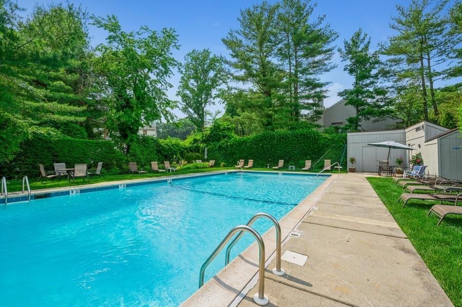 1 of 1 - 10 Pine Ridge Road, Larchmont, NY